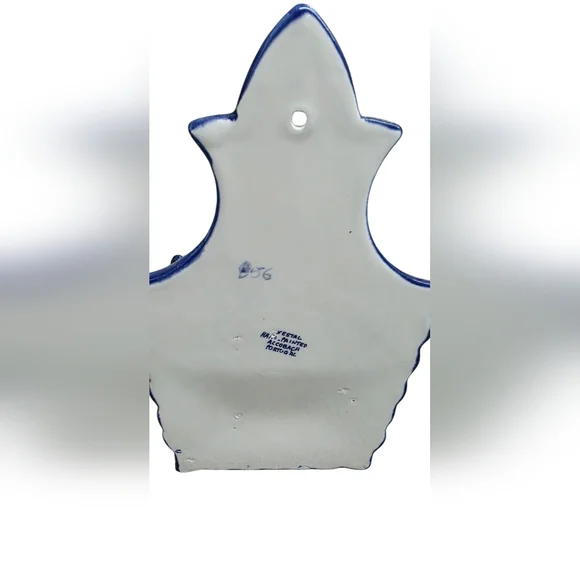 Vintage Vestal Alcobaça ceramic wall pocket vase Hand-Painted Ceramic Wall Decor - Picture 6 of 6